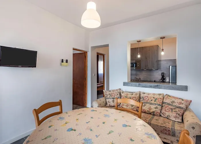 Scorpina By Interhome * 萨里索伦札拉